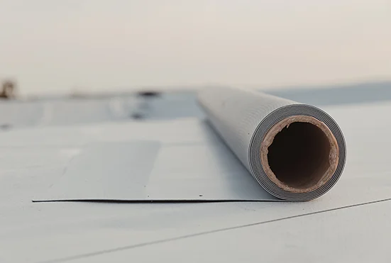 Roll of white roofing membrane for flat roofs